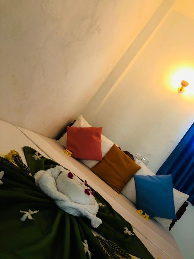 Rock Paradise Beach Hotel & Restaurent 坦加拉 外观 照片