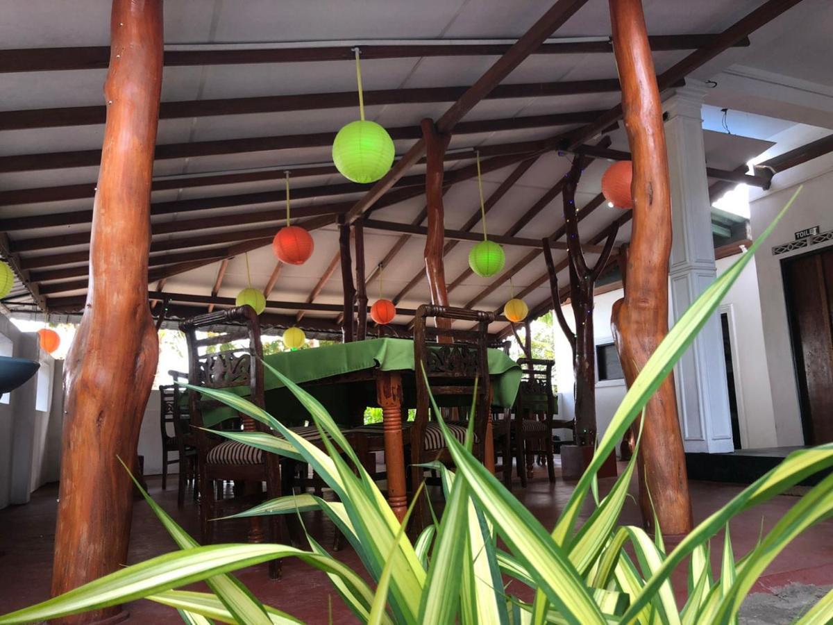 Rock Paradise Beach Hotel & Restaurent 坦加拉 外观 照片