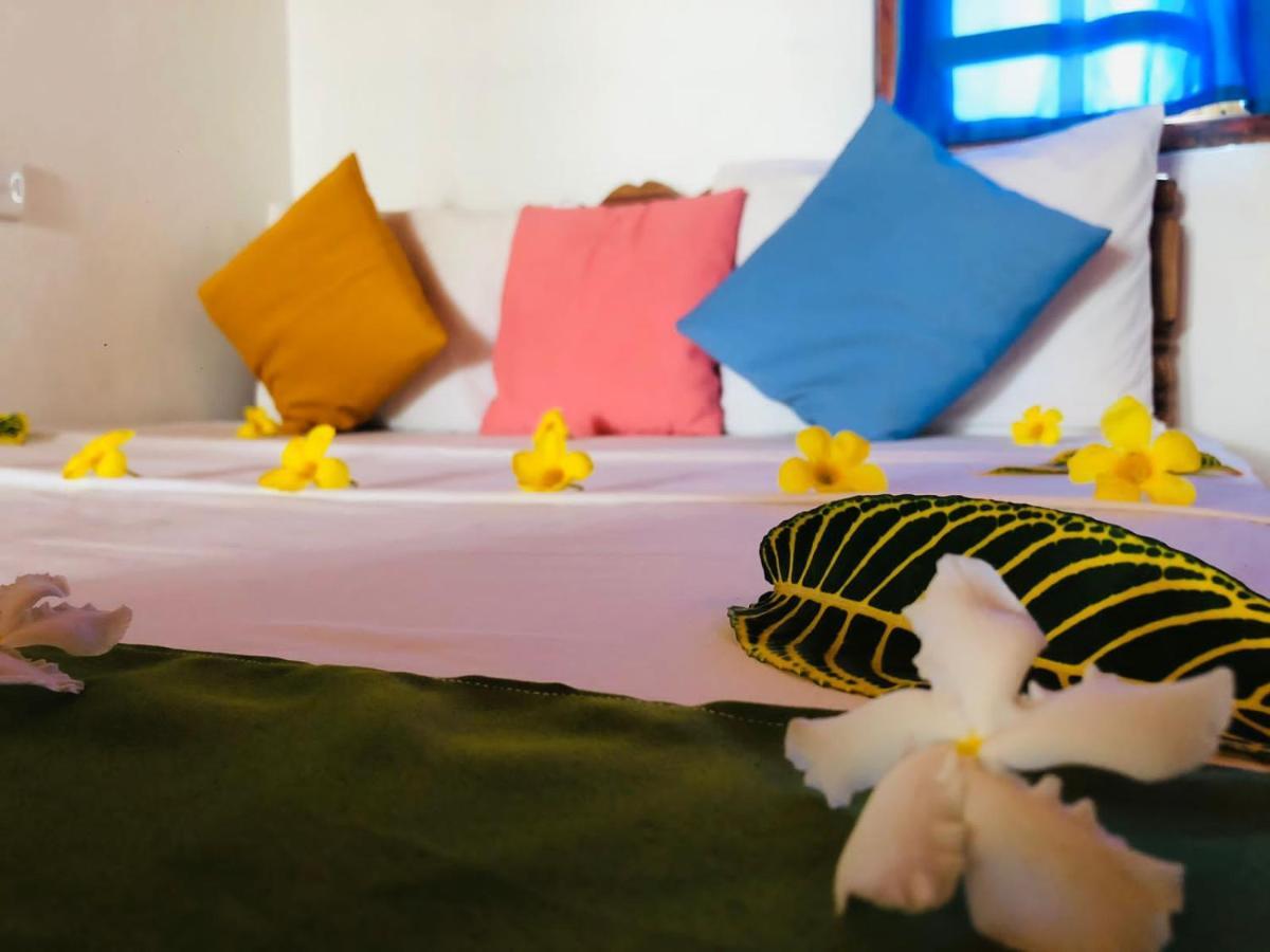 Rock Paradise Beach Hotel & Restaurent 坦加拉 外观 照片