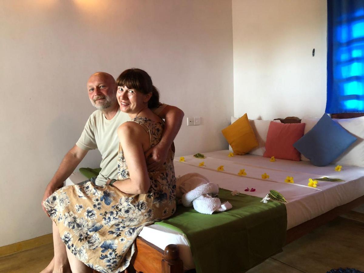Rock Paradise Beach Hotel & Restaurent 坦加拉 外观 照片